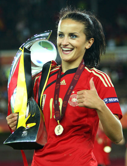 芬兰队连胜开局,欧锦赛前景可期 芬兰队连胜开局,欧锦赛前景可期