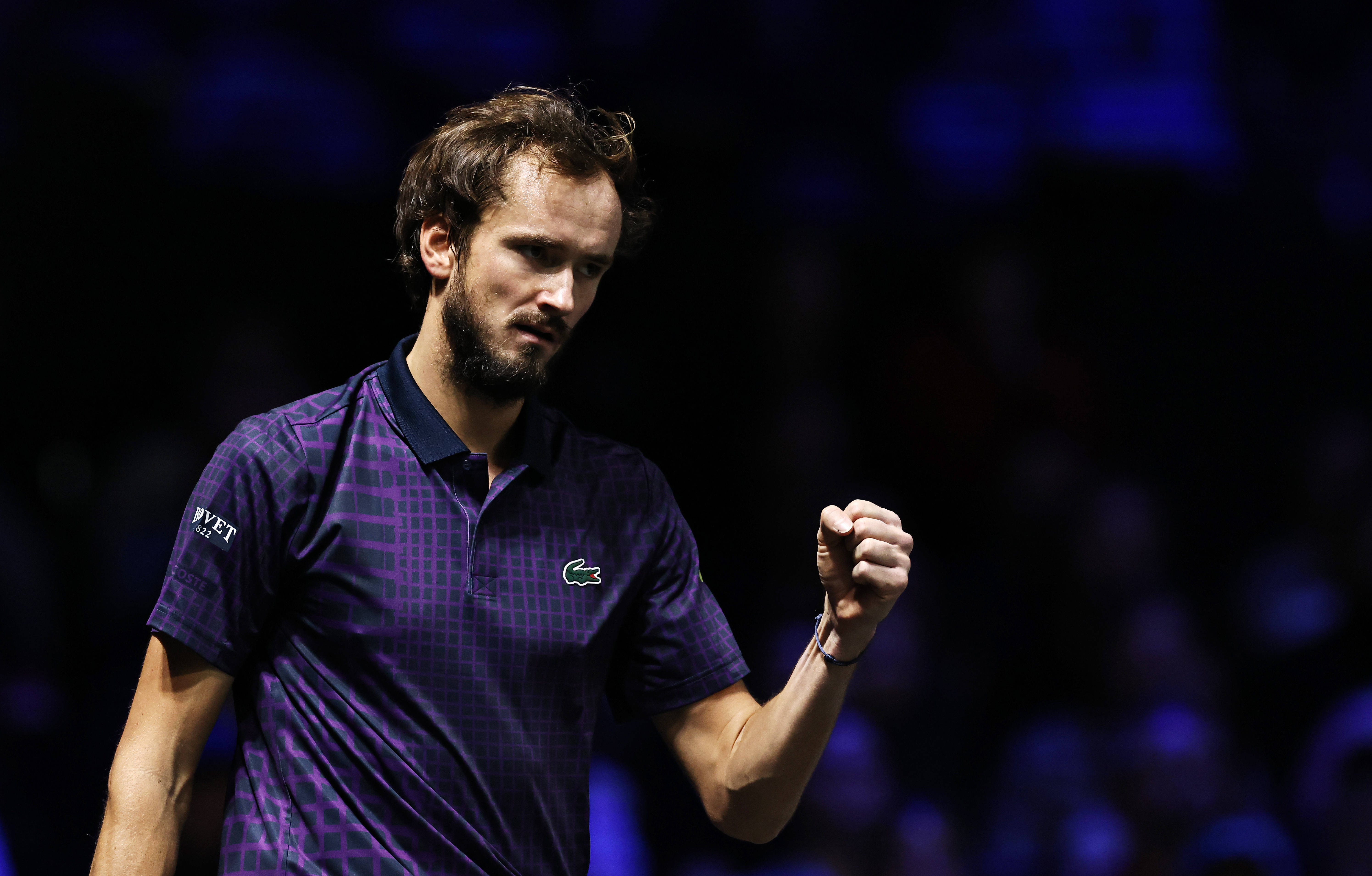 包含英国网球队碾压美国网球队，梅德韦杰夫送出助攻的词条