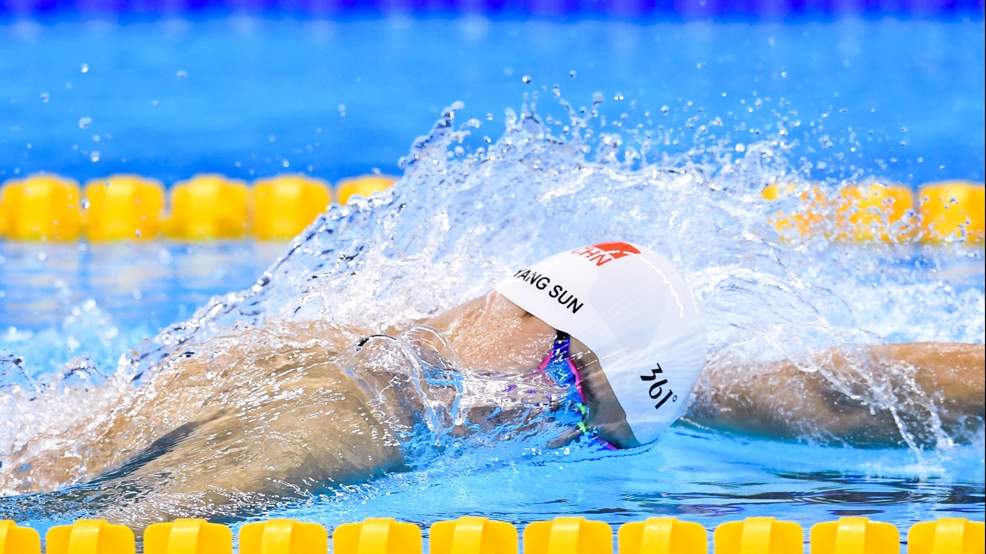 开云体育app-南半球的逆袭，当多特蒙德带走澳大利亚，阿圭罗的太阳耀斑点亮了谁？