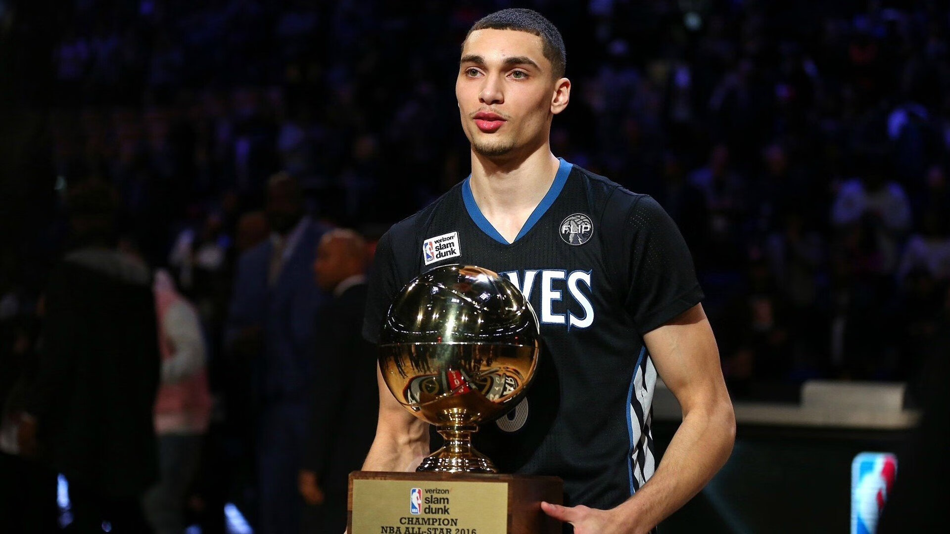 征服夜巴黎，当钢铁意志熄灭烟花，蒂亚戈的统治交响曲在王子公园奏响